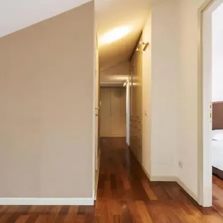 Penthouse Con Terrazza * Μιλάνο